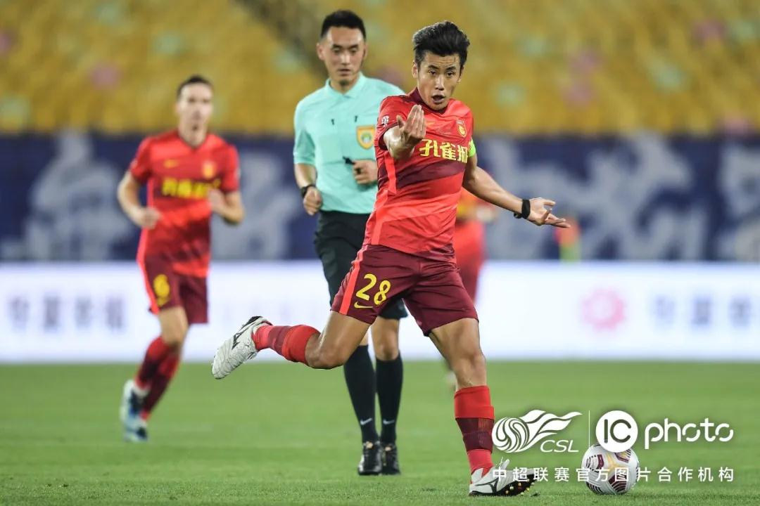 نهائي دوري أبطال أوروبا للسيدات 2025معركة الأساطير على العرش الأوروبي