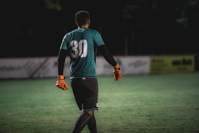 الأهلي ضد النصرمواجهة نارية تجمع عمالقة الكرة السعودية