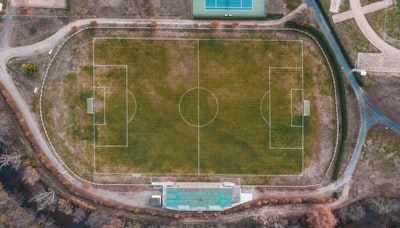 كلمات مدح لاعب كرة قدم بالانجليزي
